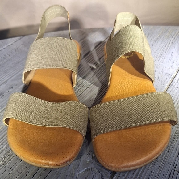 Andre Assous Made In Spain Featherweight Women's Tan Sandals Sz9 - Picture 8 of 10